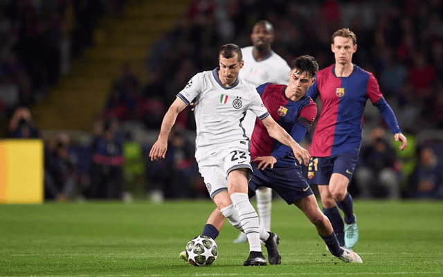 ATP总决赛第5日综述：阿卡3连胜锁定年终第一，德米纳尔赢球晋级