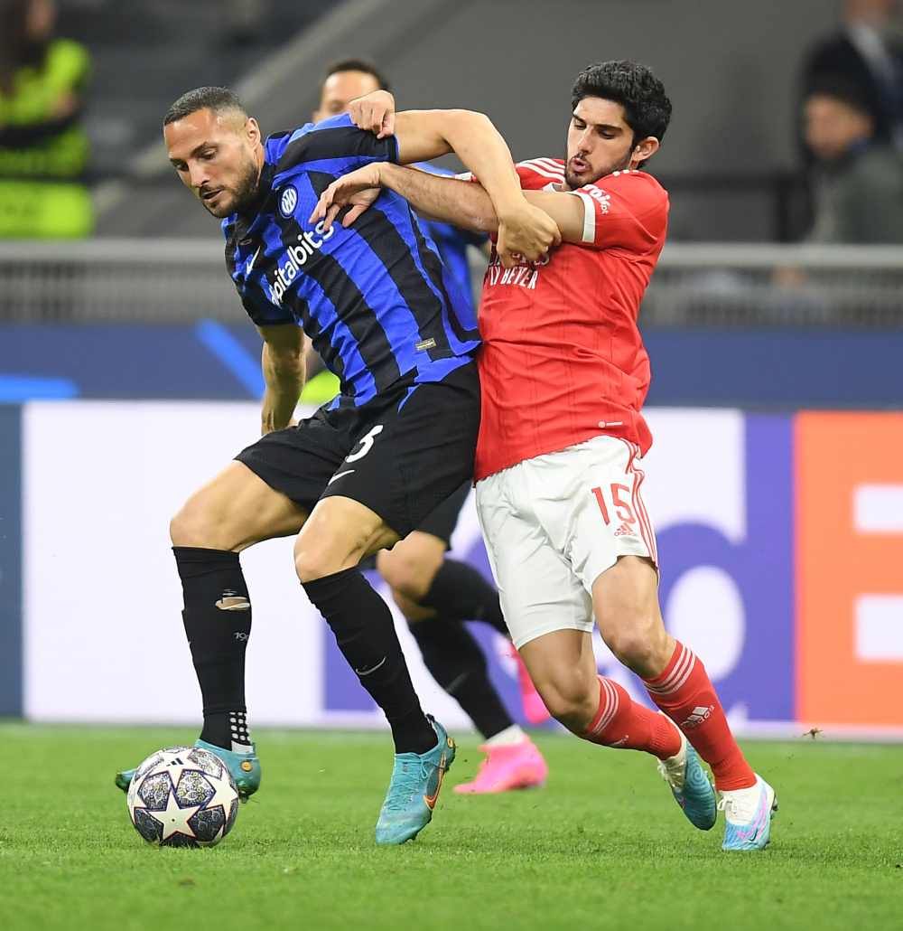 罗马诺：利马在国家队开始训练，国家队比赛日后可为曼联出战（罗马诺：利马已随国家队恢复训练，国际比赛日后有望为曼联出场）