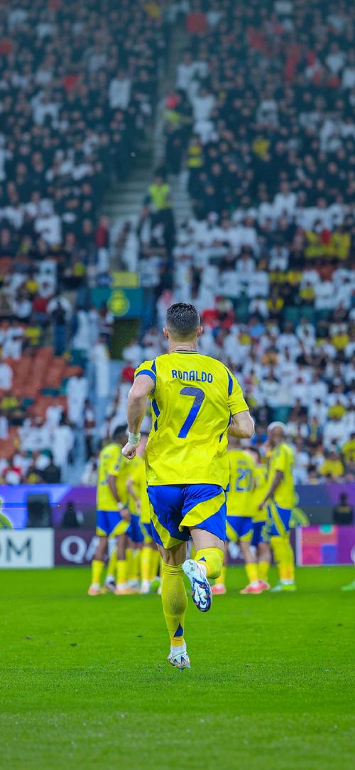 记者：国米考虑把二队18岁左后卫科基提拔至一线队（据记者报道，国米考虑将二队18岁左后卫科基上调一线队）