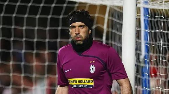 法兰克福主帅：输球确实难受，但比结果更重要的是重建信心