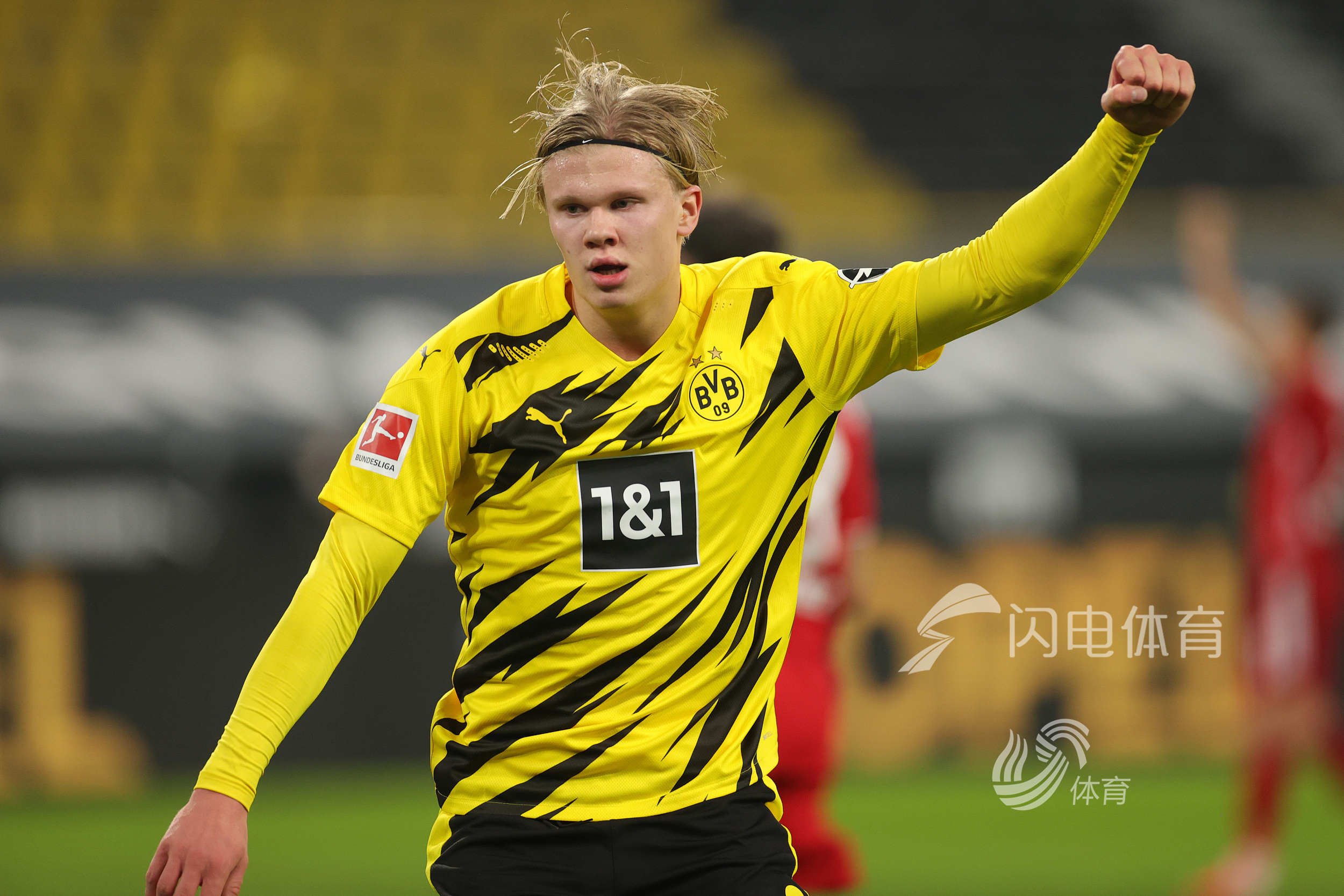 德转列2025年免签球员身价榜：戴维4500万第1，萨内3200万第2（德转2025年免签球员身价榜出炉：戴维斯4500万领跑，萨内3200万位列第二）