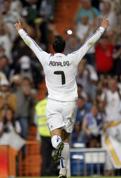 美媒晒图盛赞威少：他在国王，就好像一辆布加迪停在贫民窟