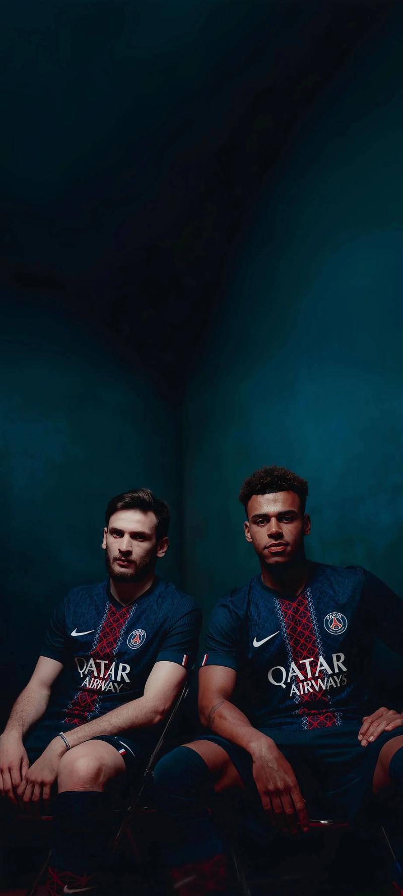 重返伦敦？巴媒：西汉姆联有意签下蒂亚戈·席尔瓦（巴媒：西汉姆有意引进蒂亚戈·席尔瓦，或将重返伦敦）