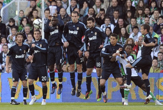 这次后撤步太干净了