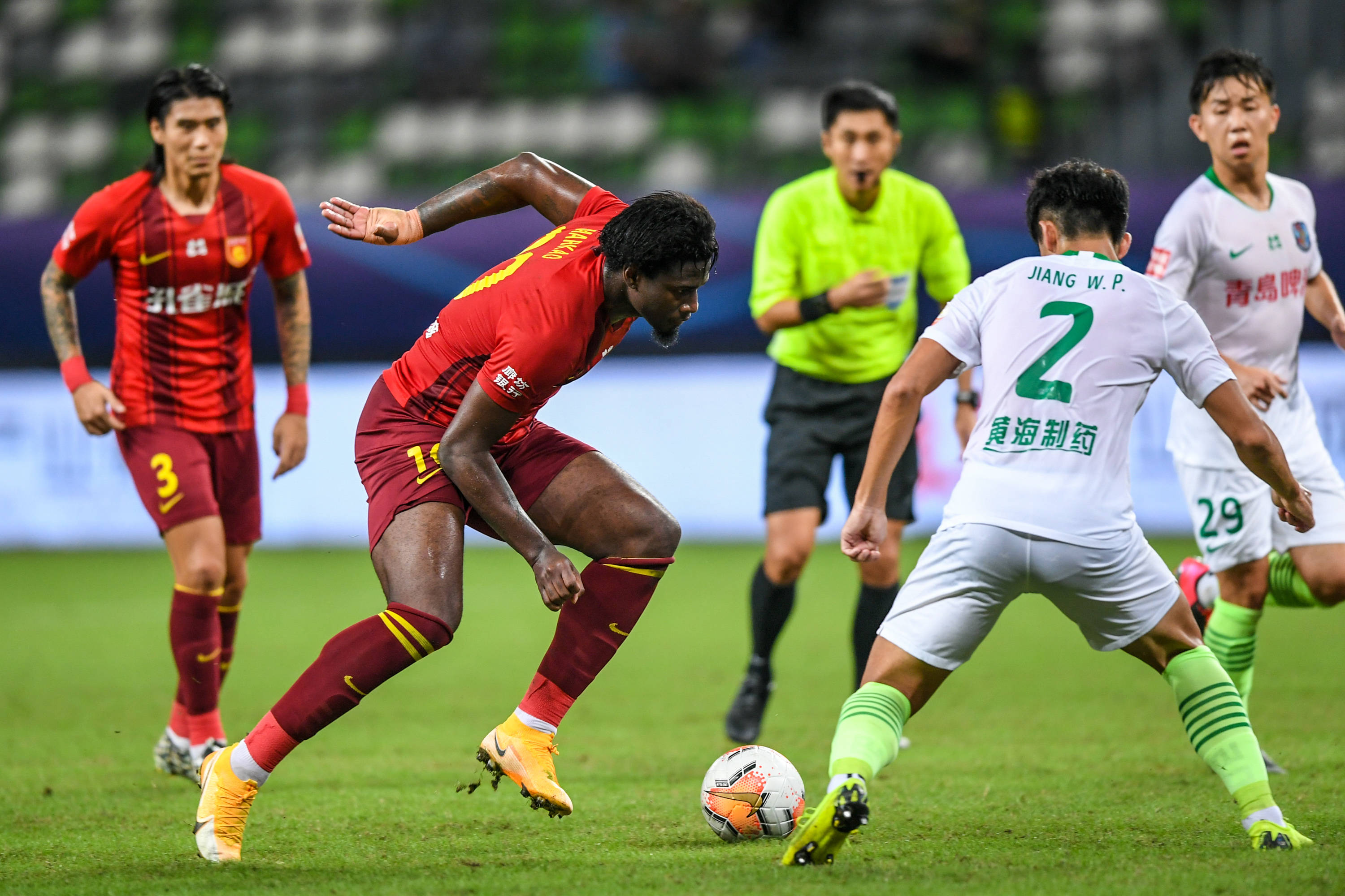 热议泰州夺冠：点球明显练过；业余赛事已是中国足球重要部分（泰州夺冠引热议：点球演练有素，业余赛事已成中国足球重要一环）