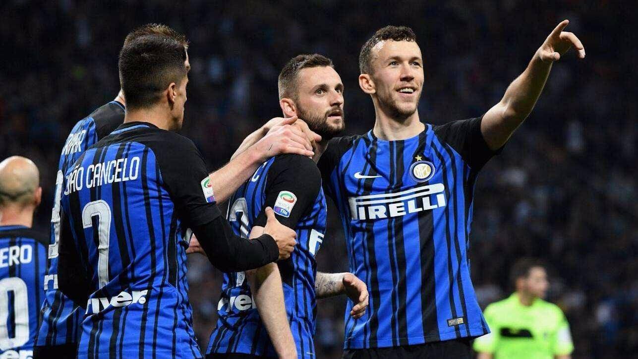 国足12年12大时刻：长沙保卫战、奇迹逃生、全村希望在列（国足12年12个高光时刻：长沙之战、奇迹逃生与全村希望尽收其中）