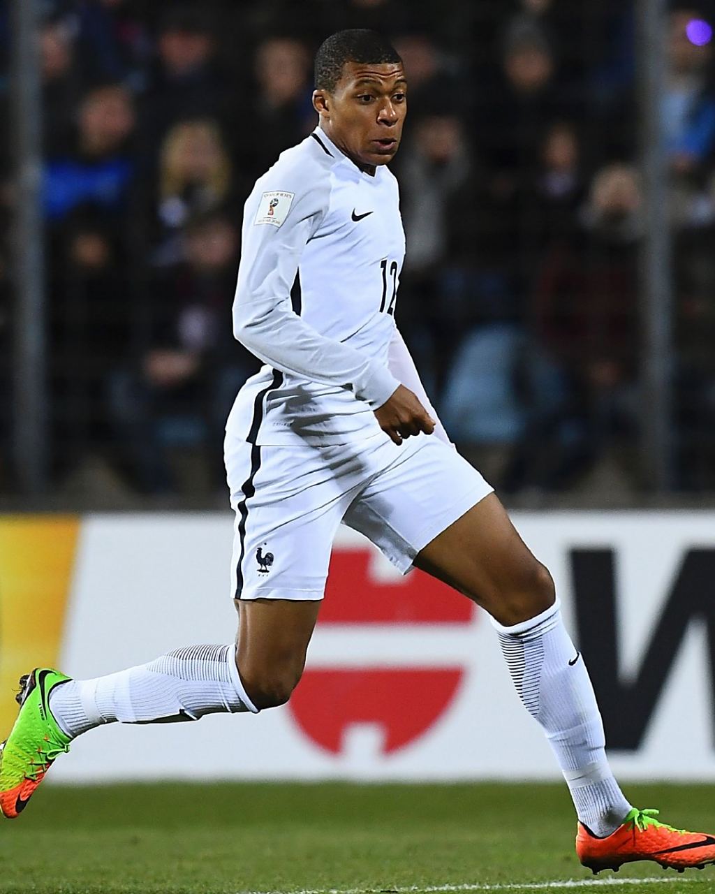 英媒：意甲俱乐部在关注拉斯金，热刺和狼队也对其感兴趣